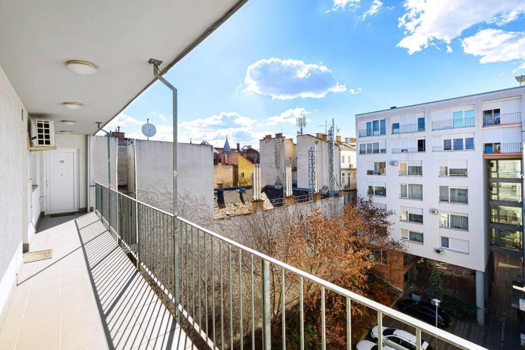 Lovely Apartment In City Centre For 4 Guests Budapest Ngoại thất bức ảnh