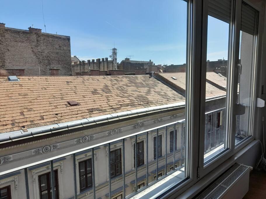 Lovely Apartment In City Centre For 4 Guests Budapest Ngoại thất bức ảnh