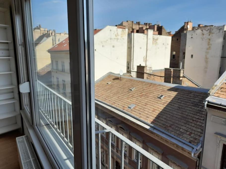 Lovely Apartment In City Centre For 4 Guests Budapest Ngoại thất bức ảnh